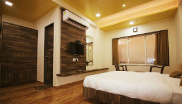 Hotel Vraj Inn-Super-Deluxe2