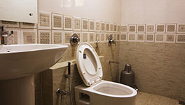 Hotel Vraj Inn-Deluxe-Room3