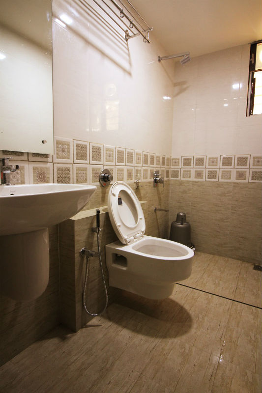 Hotel Vraj Inn-Deluxe Non AC Room2